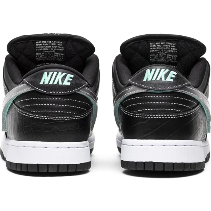Nike SB Dunk Low Pro OG QS x Diamond Supply Co. 'Black'